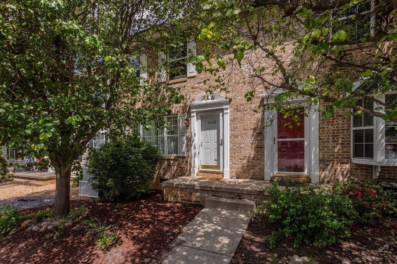 2312 Breckenridge Ct, Harrisonburg, VA 22801 Main Photo