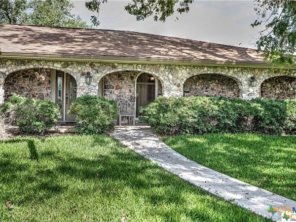 980 Thomas Arnold Road , Salado, TX 76571