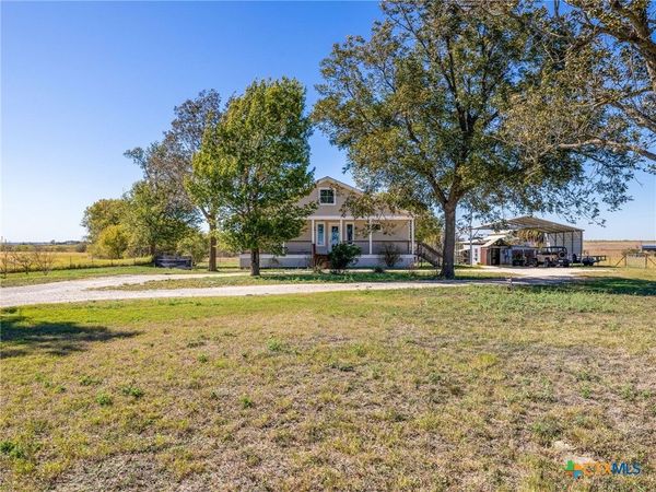 1150 County Road 432 , Taylor, TX 76574