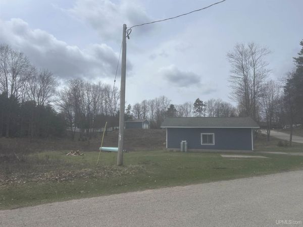 107 Dalmar Drive, Kingsford, MI 49802