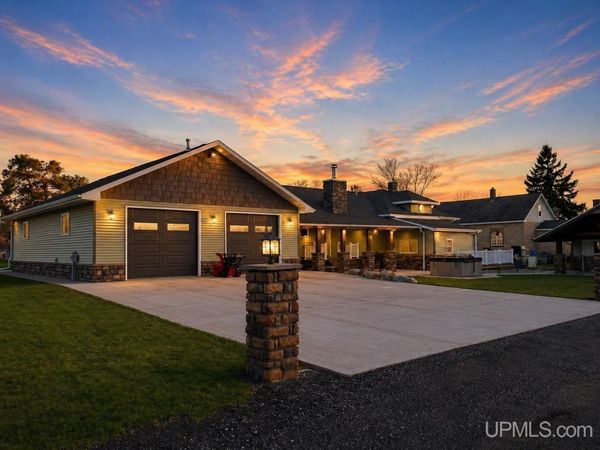634 E Breitung Avenue, Breitung Twp, MI 49802