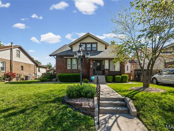 200 S Douglas Avenue, Belleville, IL 62220