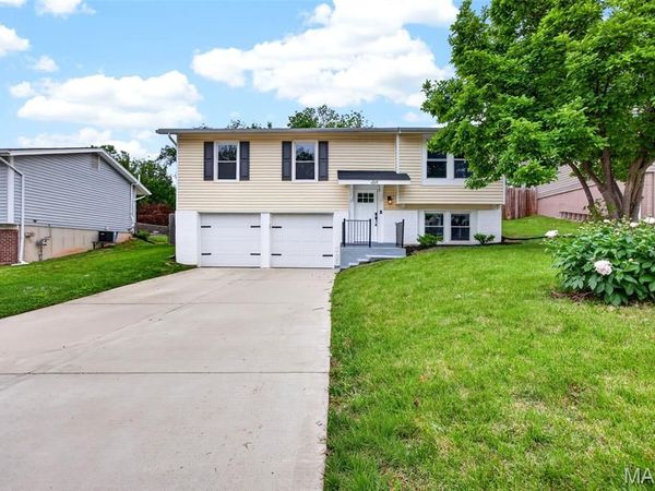 6 Oak Forest Drive, St Peters, MO 63376