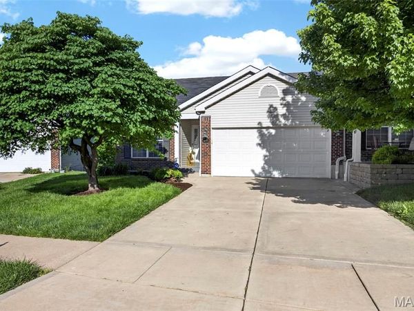 455 Prevot Avenue, St Charles, MO 63303