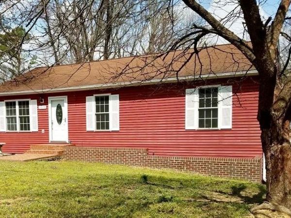 5075 Youngwood DR NW, Roanoke, VA 24017