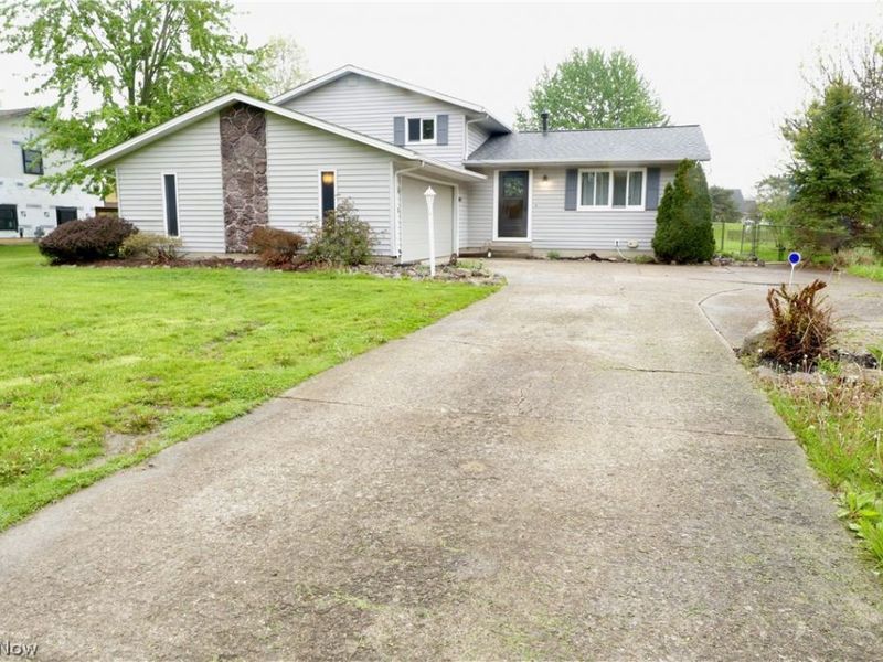 8859 Bender Road , North Ridgeville, OH 44039 Photo 2