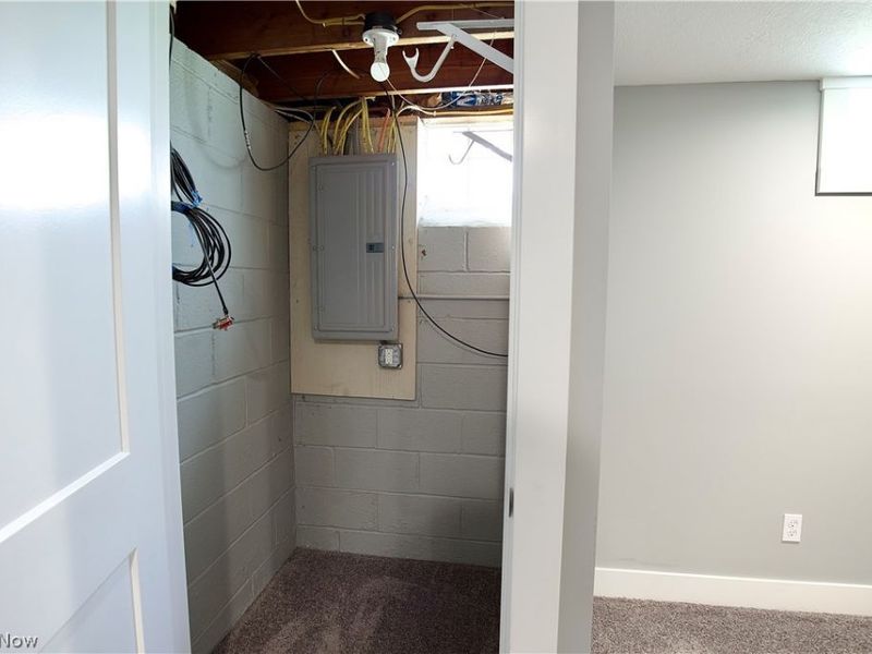 21001 Wilmore Avenue, Euclid, OH 44123 Photo 35