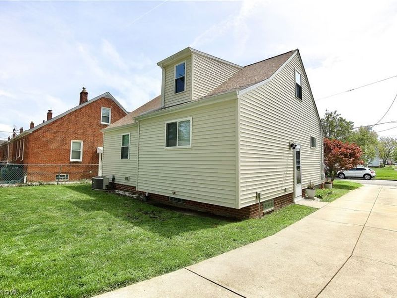 21001 Wilmore Avenue, Euclid, OH 44123 Photo 40