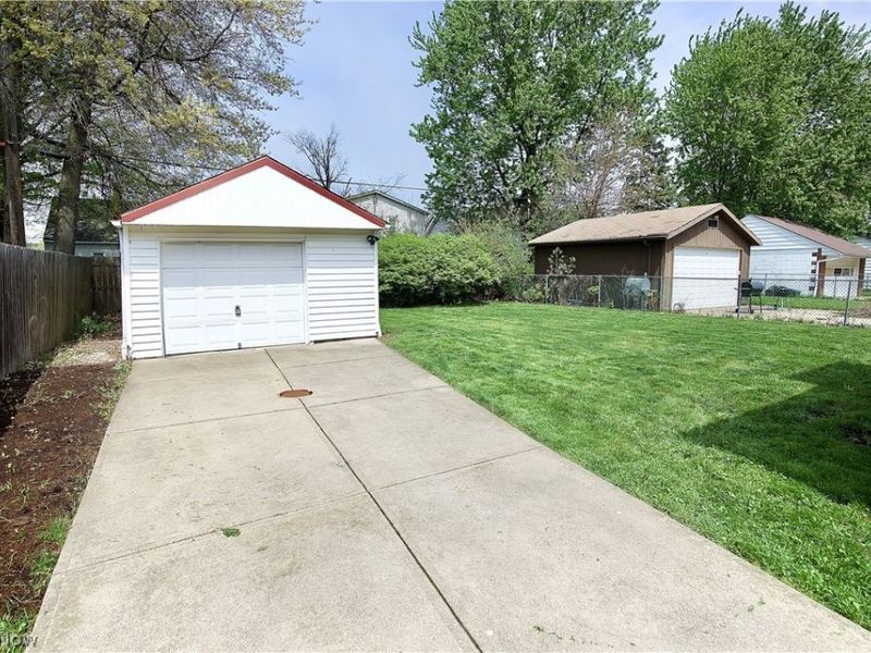 21001 Wilmore Avenue, Euclid, OH 44123 Photo 7