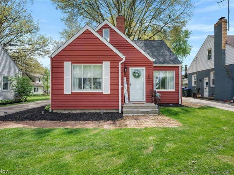 2024 Broad Boulevard, Cuyahoga Falls, OH 44223 Photo 1