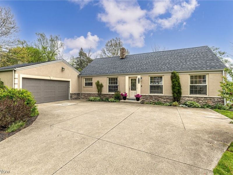 3755 Concord Drive, Beachwood, OH 44122 Photo 2