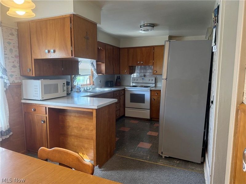 460 Whipple Avenue, Campbell, OH 44405 Photo 7