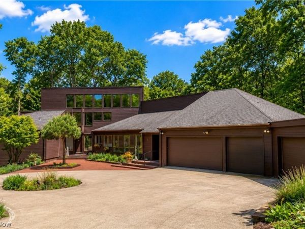6 Whisperwood Lane, Hunting Valley, OH 44022