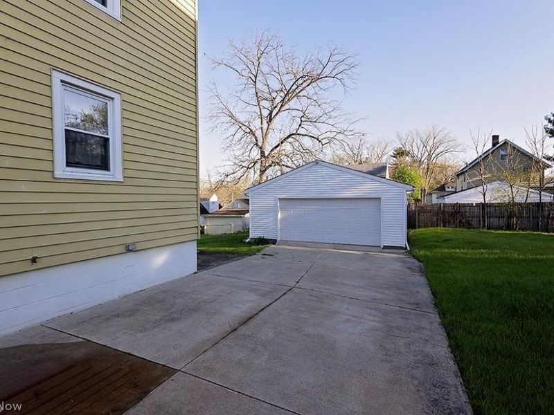 115 Riverdale Court, Elyria, OH 44035 Photo 3