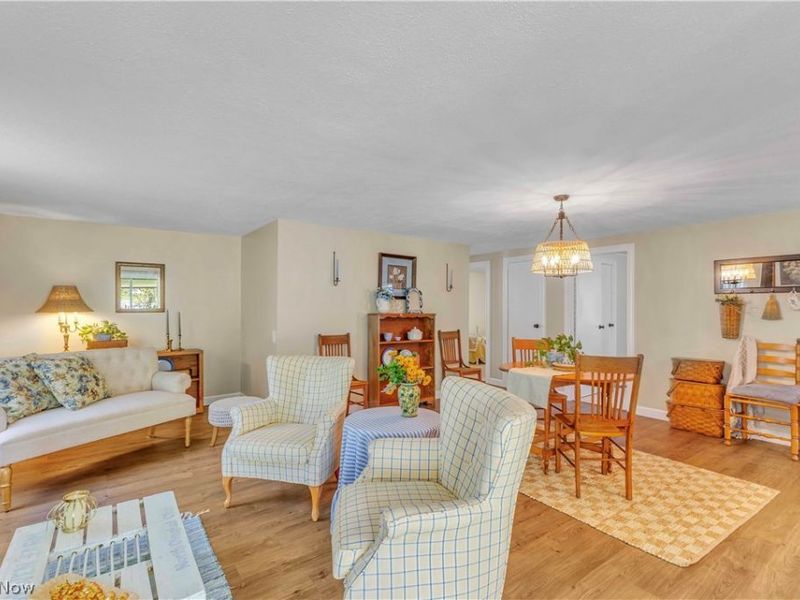17 Trolleyview Lane, Olmsted Township, OH 44138 Photo 4