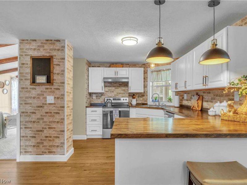 17 Trolleyview Lane, Olmsted Township, OH 44138 Photo 6