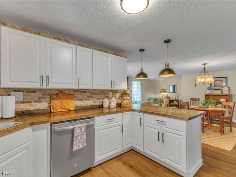 17 Trolleyview Lane, Olmsted Township, OH 44138 Photo 9