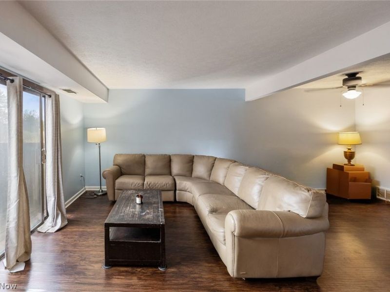 3265 Mayfield Road, Unit 31, Cleveland Heights, OH 44118 Photo 2