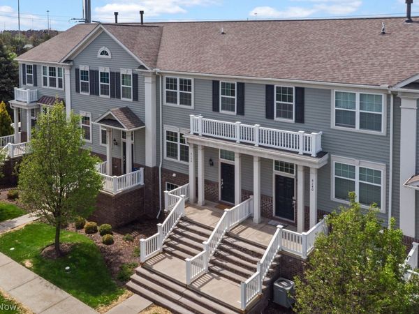 6136 N Pointe, Pepper Pike, OH 44124