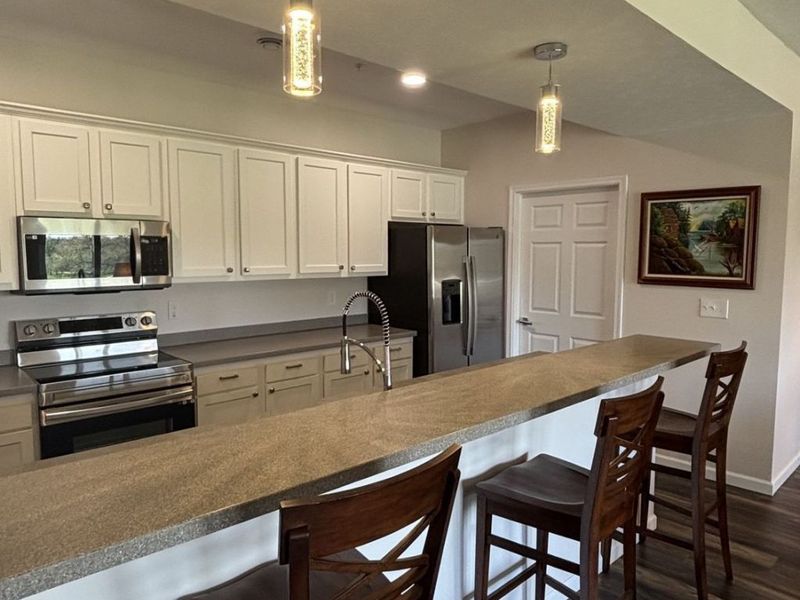5547 Beavercrest Drive, Unit 209, Lorain, OH 44053 Photo 6