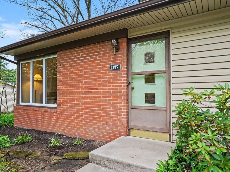 582 Eric Drive, Tallmadge, OH 44278 Photo 11