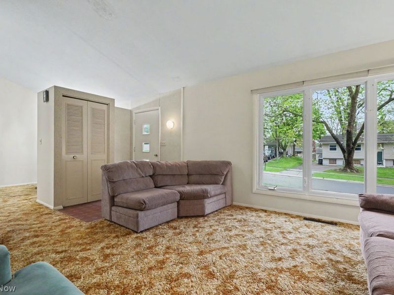 582 Eric Drive, Tallmadge, OH 44278 Photo 14