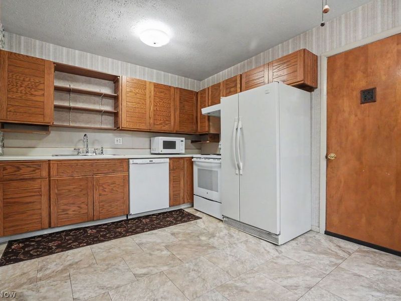 582 Eric Drive, Tallmadge, OH 44278 Photo 23