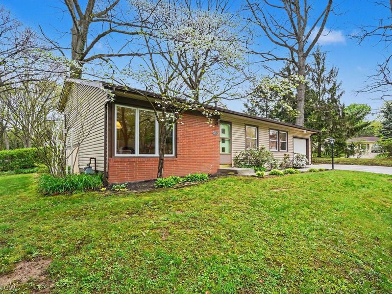 582 Eric Drive, Tallmadge, OH 44278 Photo 3