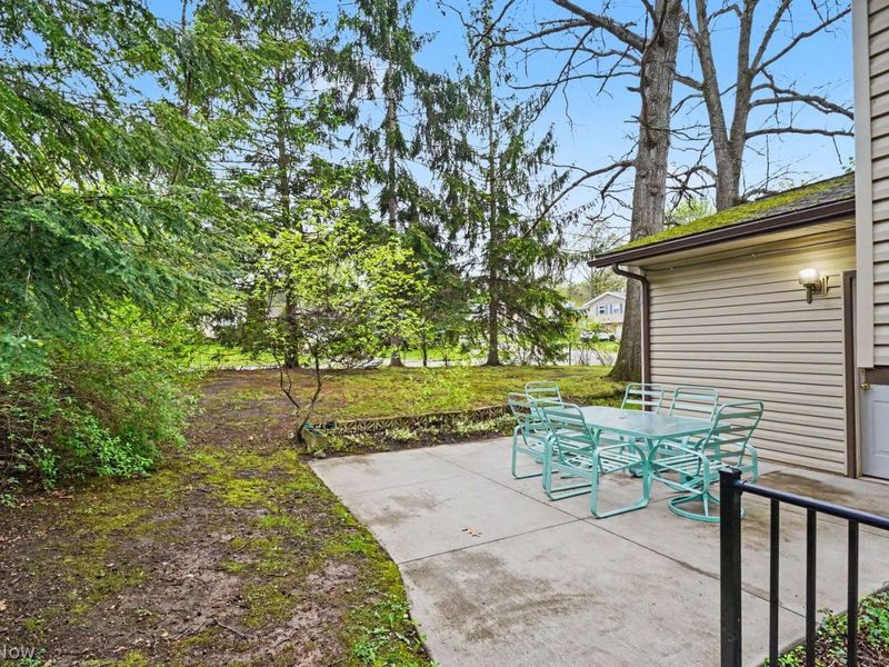 582 Eric Drive, Tallmadge, OH 44278 Photo 7