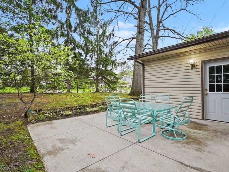 582 Eric Drive, Tallmadge, OH 44278 Photo 8