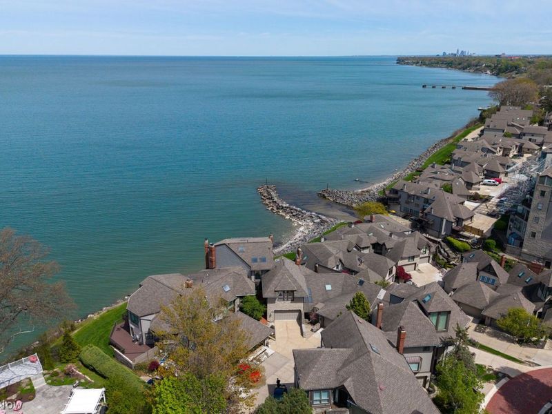 361 Darbys Run, Unit 3, Bay Village, OH 44140 Photo 2