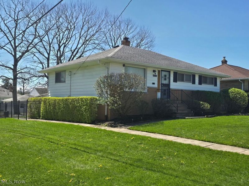 16112 Rowena Avenue, Maple Heights, OH 44137 Photo 2