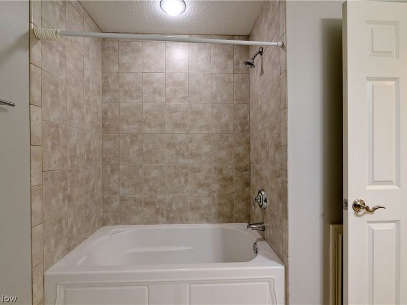 12 Astor Place, Rocky River, OH 44116 Photo 37