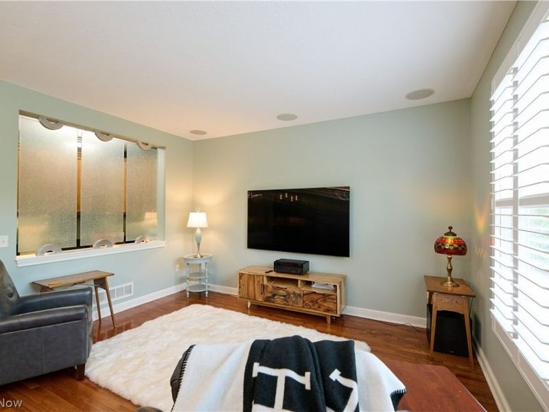 12 Astor Place, Rocky River, OH 44116 Photo 7
