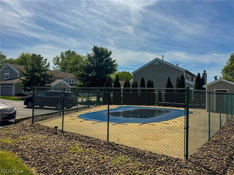 435 Pineview Drive NE, Howland, OH 44484 Photo 8