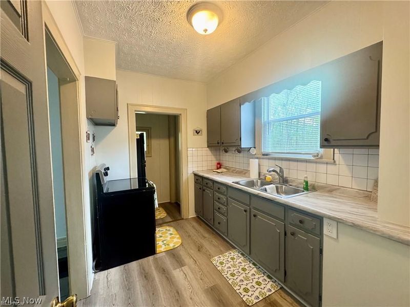 40878 Myrtle Court, Elyria, OH 44035 Photo 13