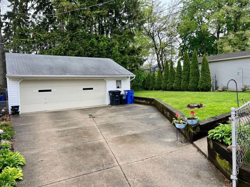 3687 Melbourne Avenue, Cleveland, OH 44111 Photo 2