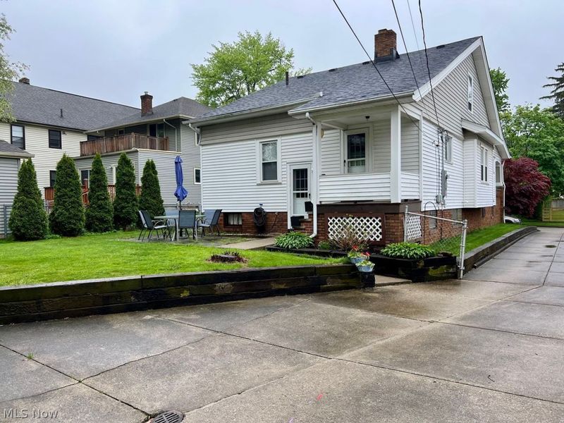 3687 Melbourne Avenue, Cleveland, OH 44111 Photo 4