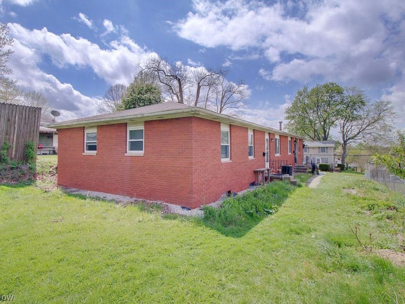 1445 Hyde Park Avenue, Akron, OH 44310 Photo 3
