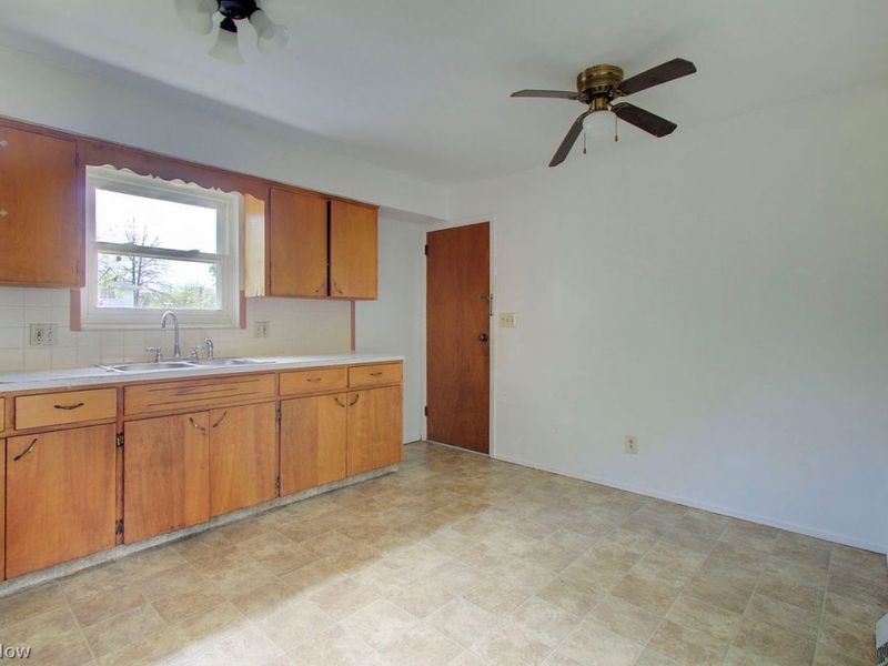 1445 Hyde Park Avenue, Akron, OH 44310 Photo 8