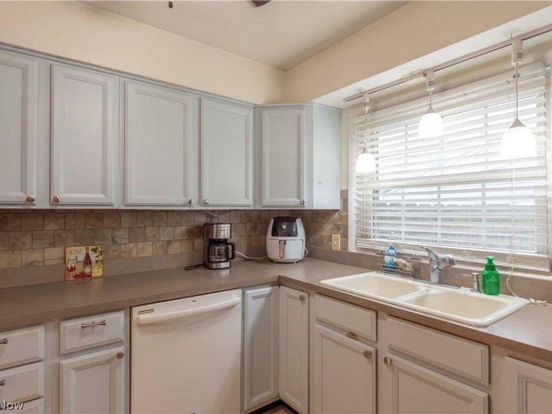 1640 Wiltshire Road, Akron, OH 44313 Photo 8