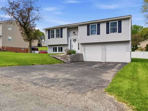 125 Wren Way, Washington, PA 15301