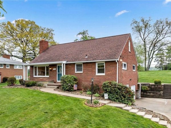 1274 Overlook Dr, Washington, PA 15301
