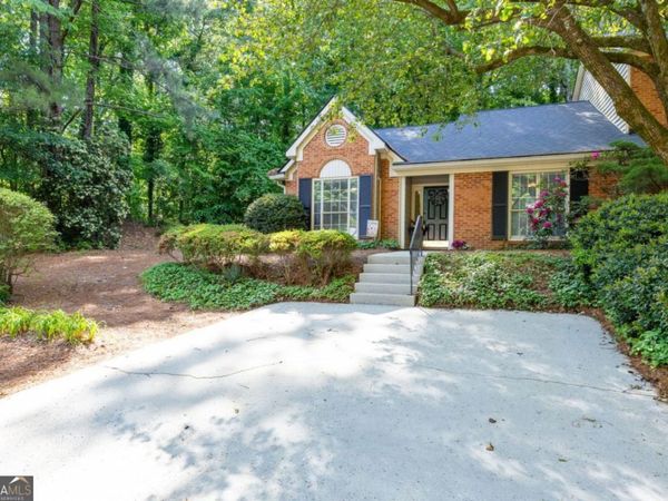 1907 Ivy Glen Drive SE, Smyrna, GA 30082