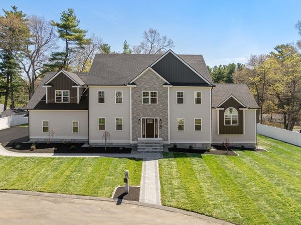 18 Druid Hill, Burlington, MA 01803