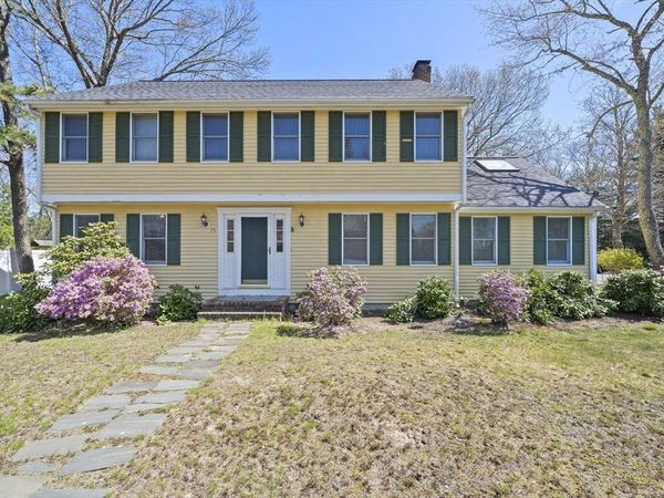 75 Erica Dr, Stoughton, MA 02072