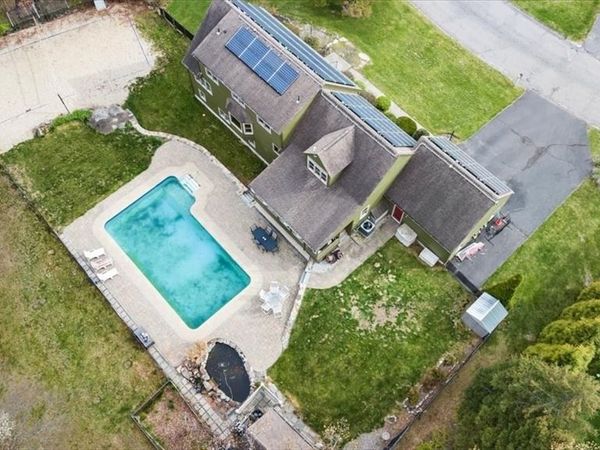 2 Wingfoot Lane, Millbury, MA 01527