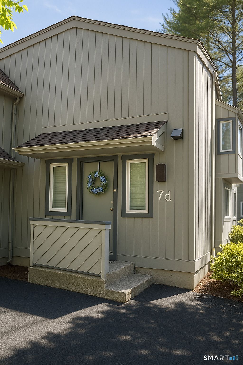 7 Lyle, Unit D, Farmington, CT 06032 Main Photo
