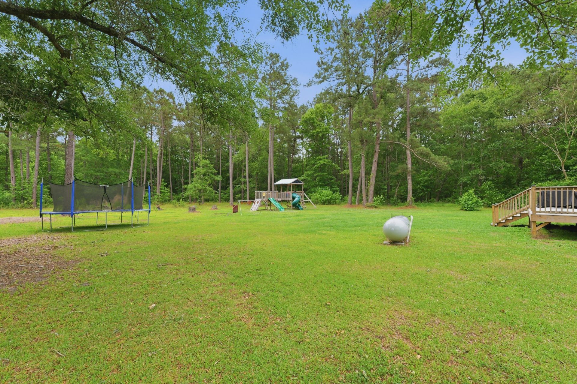 717 Huskie Lane Photo 32