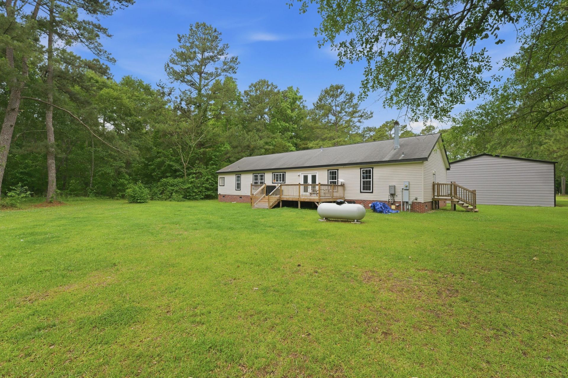 717 Huskie Lane Photo 47
